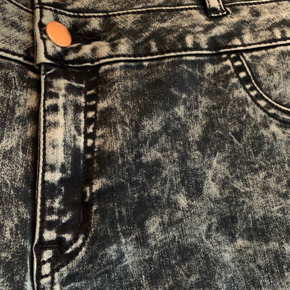 Refuge High Waisted Shorts Blue Denim Size 12 - Picture 9 of 12